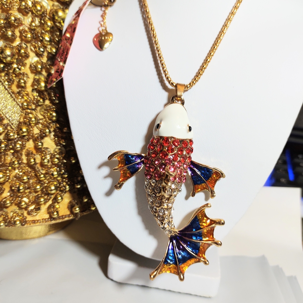 (POPULAR) Betsey Johnson Multicolor Fish Pendant Necklace